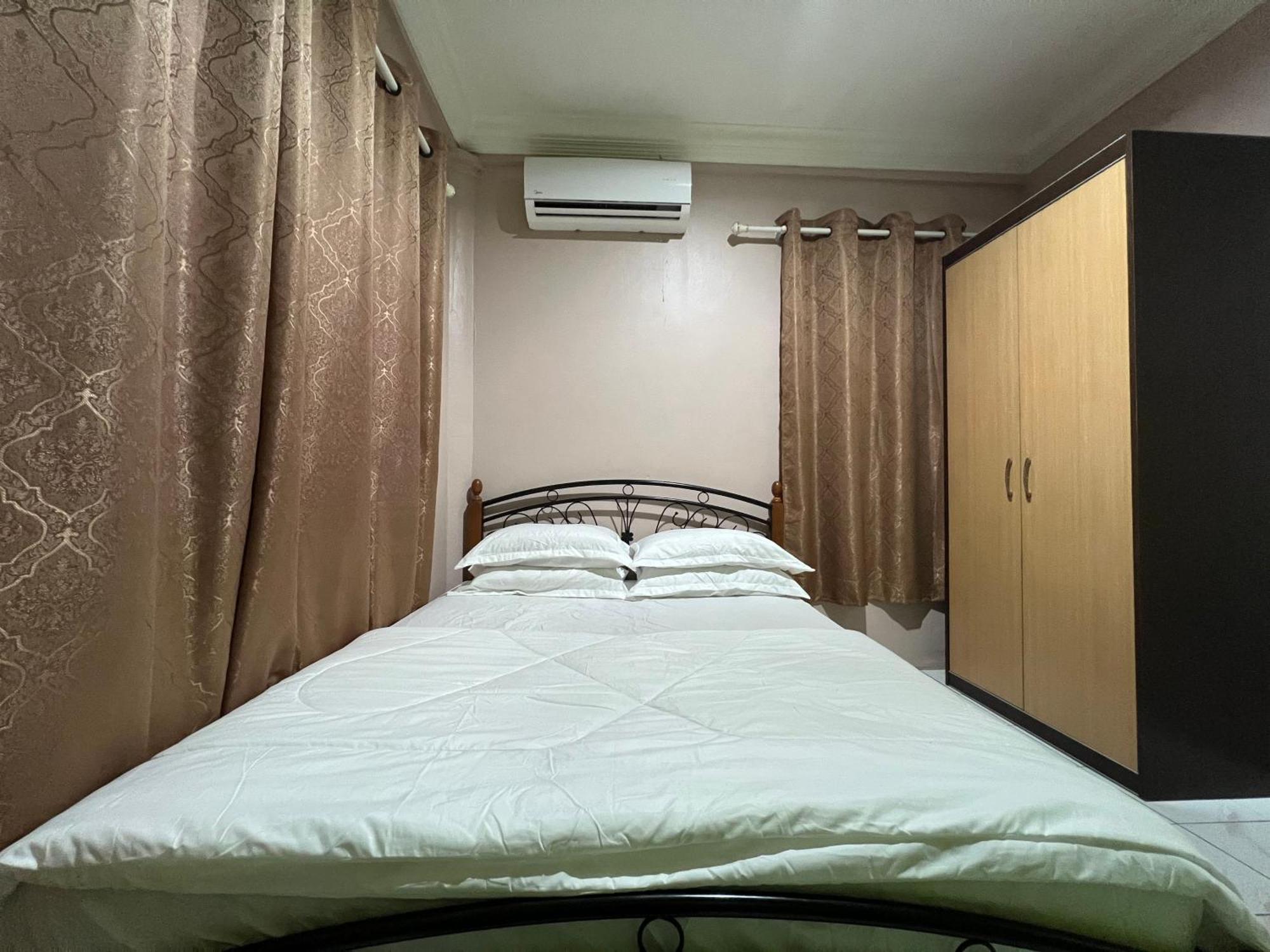 Hanif Homestay Кучінг Екстер'єр фото